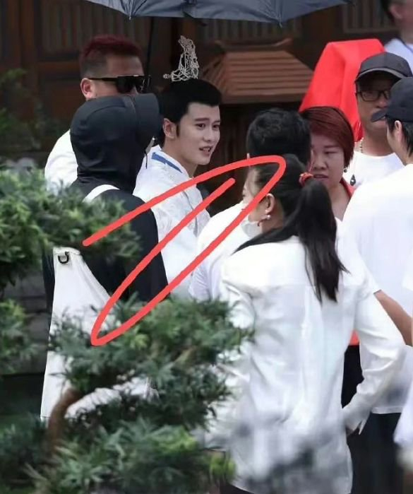 任嘉伦,李兰迪合作新剧《流水迢迢》开机路透释出……__财经头条