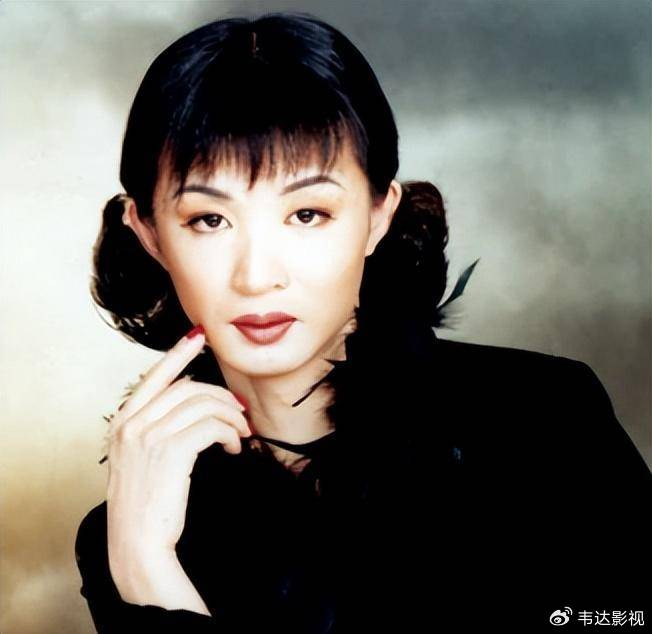 金星23年前领养的三个孩子,如今长成这样|金星|母亲|舞蹈_新浪新闻