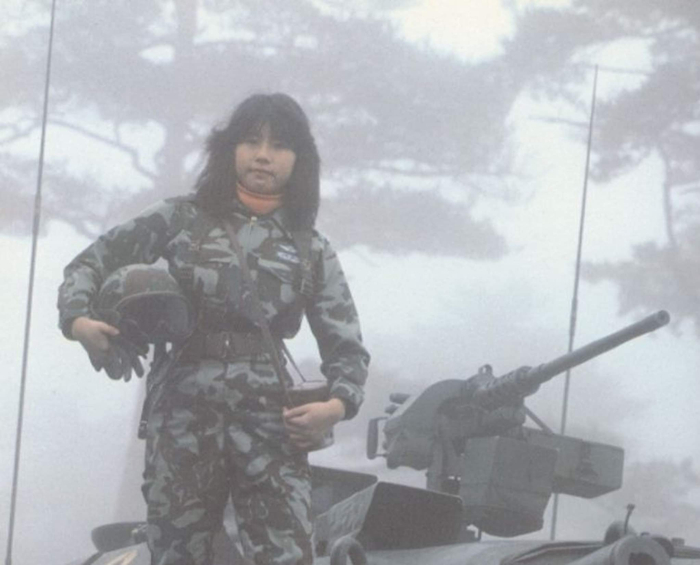 清岡純子《少女与战车》_新浪新闻