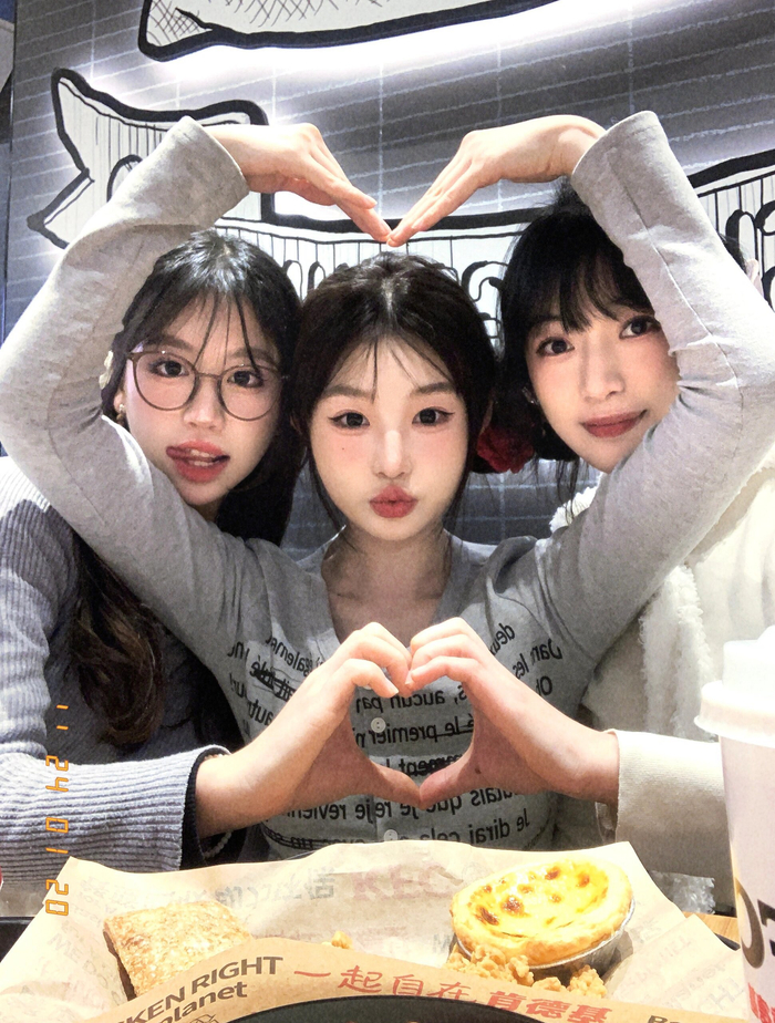 姐妹合照怎么拍