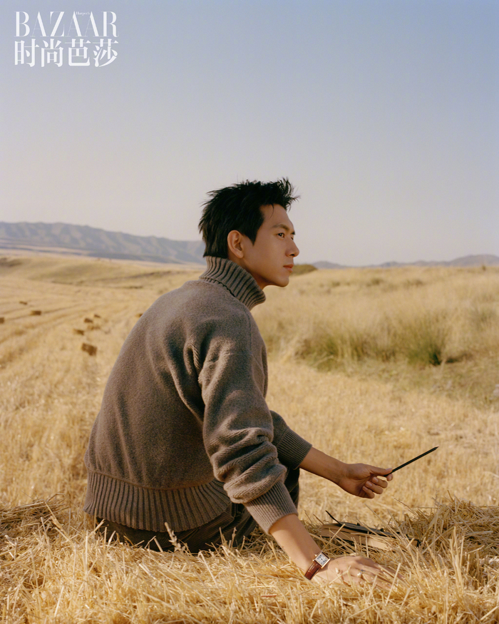 李现正式亮相《时尚芭莎》十一月刊封面!