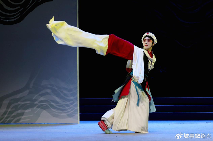 新浪网绍兴名人会客厅之绍剧演员叶婧:热爱是坚持的不竭动力