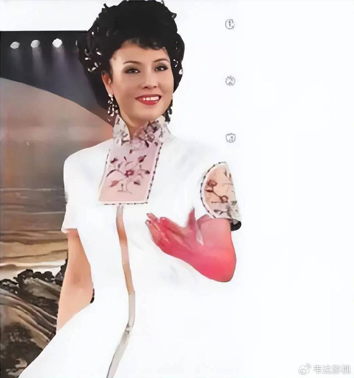 她24岁一唱成名,48岁丈夫入狱不抛弃,患癌后丈夫用全部身家医治|赵安