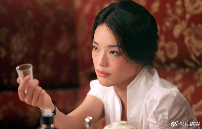 传舒淇搭档易烊千玺演电影,与鹿晗合作《上海堡垒》口碑票房扑街|上海