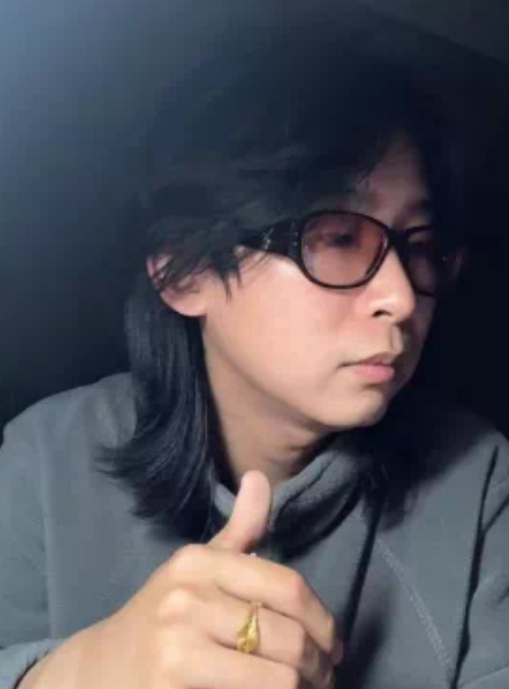 著名制作人老道宣布退出说唱圈！两人甜蜜拥抱，被打事件终于结束！|东吉|娱乐负面|回应|节目|合影_新浪娱乐_新浪新闻