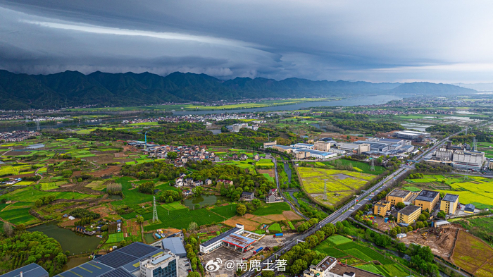 汤口镇连接富阳和桐庐两县是富春江进入富阳的第一站或许