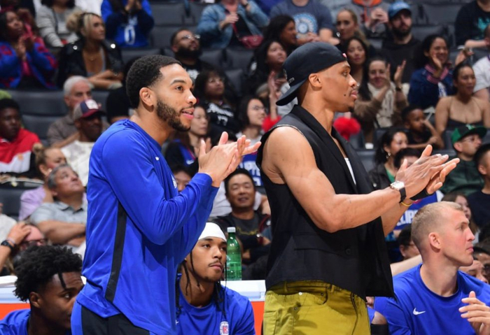 不过周二背靠背打步行者的比赛,威少在缺阵24天后确定回归!