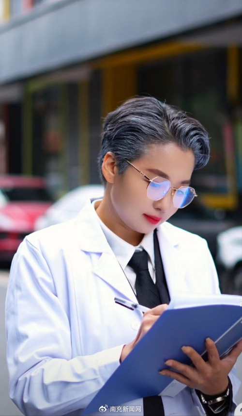 然而,就像每一位皮肤学专家一样,陈婧教授深知祛斑抗衰的路途充满坎坷