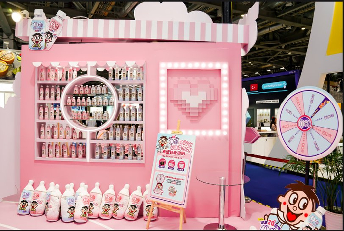 旺旺三公子蔡旺庭,带o泡果奶参展进博会|90后|旺旺|蔡旺庭_新浪新闻