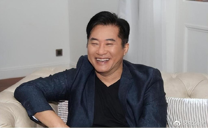 在90年代的tvb,邵仲衡绝对是最火的男演员之一.