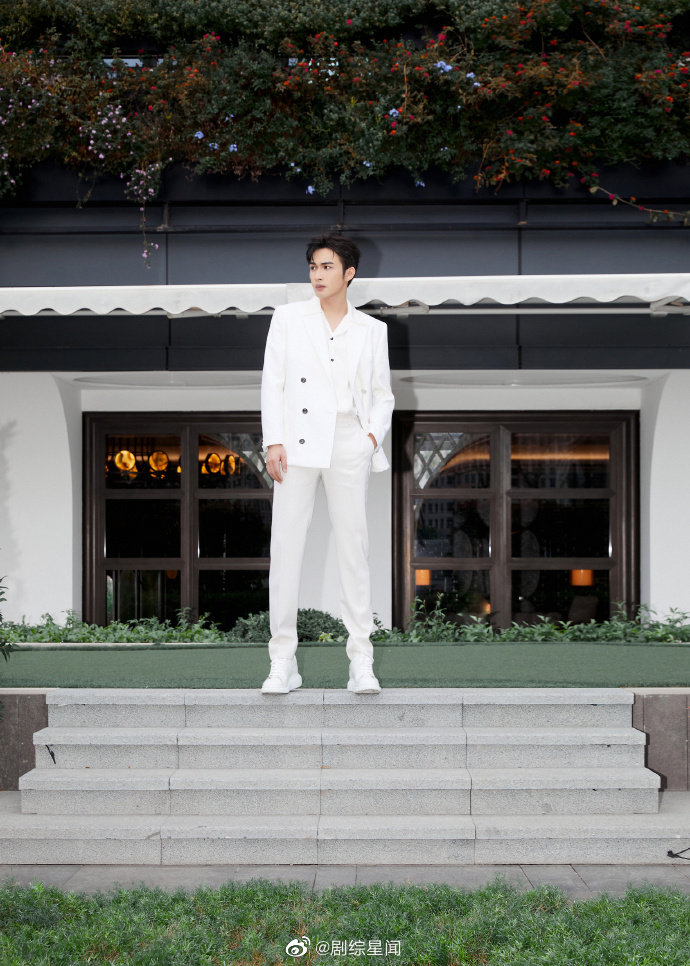 张艺兴,张若昀,张彬彬工作室昨日出图