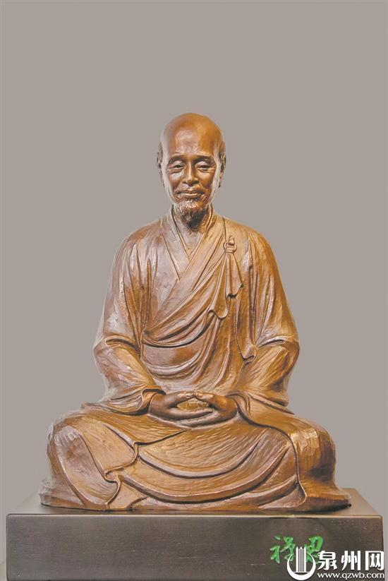 融入各种技法 作品栩栩如生 木雕里的弘一大师|木雕|弘一|大师|作品|龙眼|原木|手法|人物|表情|黄清銮_新浪新闻