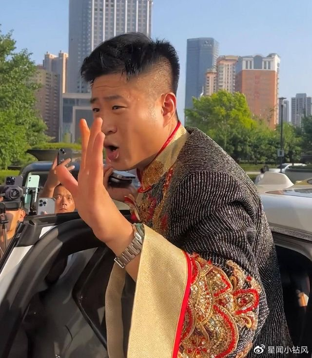 王亮:这些都是假的|王亮|婚礼|劳斯莱斯_新浪新闻