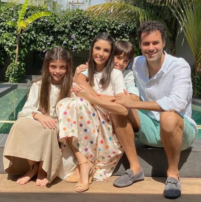 卡卡被前妻曝光离婚原因:太完美无瑕 球迷愤怒:你咋不嫁阿尔维斯