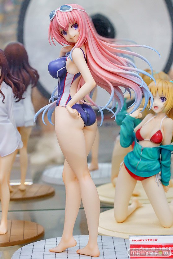 amiami秋叶原会馆店展示的手办新品