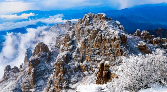 在淶源七山滑雪旅遊度假區激情戲冰雪,感受國家級冰雪訓練場館的科技