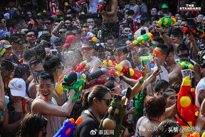 中国游客从西双版纳干到了曼谷泼水节主场!|中泰|泰国|泼水_新浪新闻