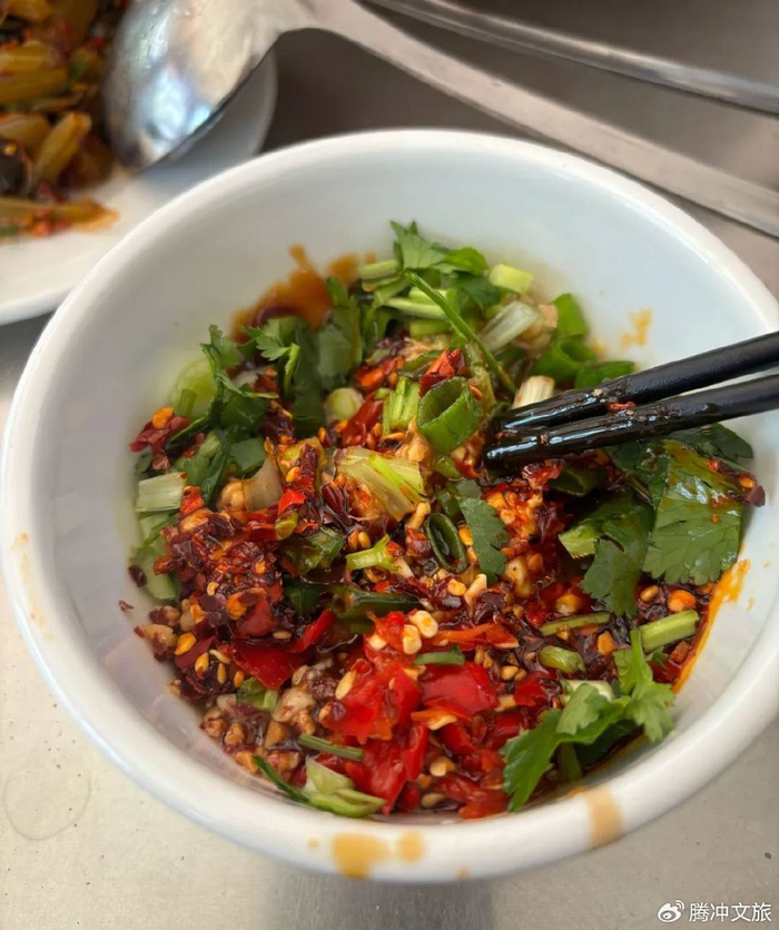 荷花人对于煳辣味的钟爱不亚于北京人对于麻酱的喜爱.