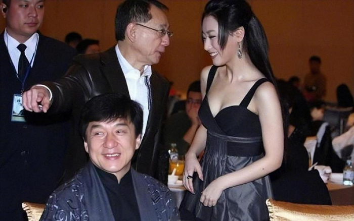 白冰：从“京城四美”沦落到36岁单亲妈妈，她经历了什么？|白冰|单亲妈妈|四美|离婚|梁洛施|京城|结婚|父母|模特|节目|爱情_新浪娱乐_新浪新闻