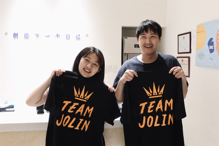 蔡依林深圳演唱会火爆开唱 上身银色流光特别定制战袍|finale|蔡依林