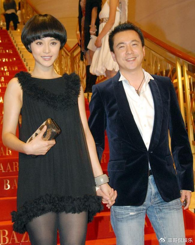 范冰冰,作为一位成功签约华谊的明星,频繁出现在与王中磊的亲密接触中