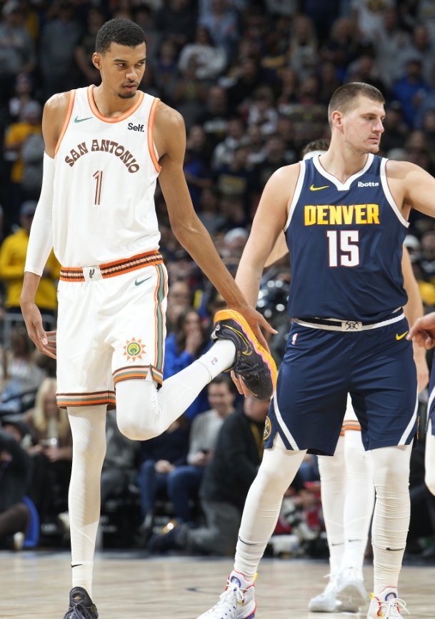 体重差50斤惨败而回 三维度证不在一档|约基奇|班亚|天赋_新浪新闻