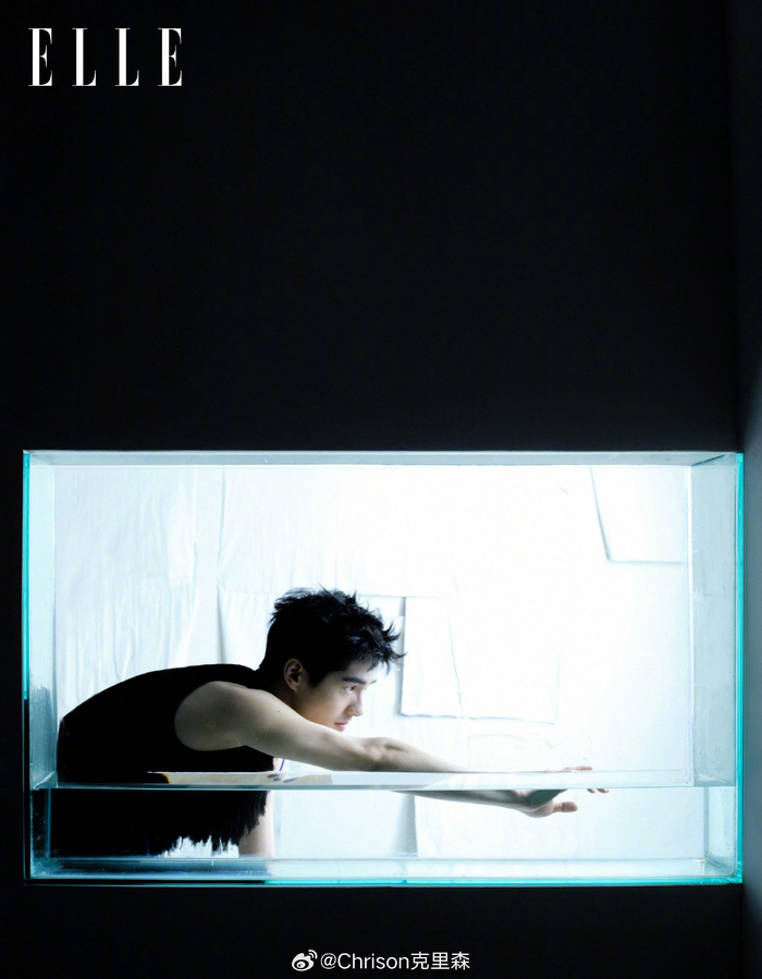 刘昊然xelle┊身穿balenciaga和loropiana登上五月刊双封面