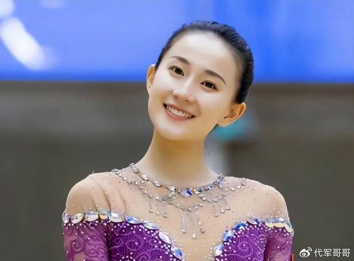 9年前体操女神凭挺胸照走红拒绝进娱乐圈现在她后悔了吗