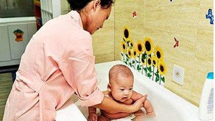 新生儿的口眼耳鼻如何护理，才能让宝宝不受伤害呢？