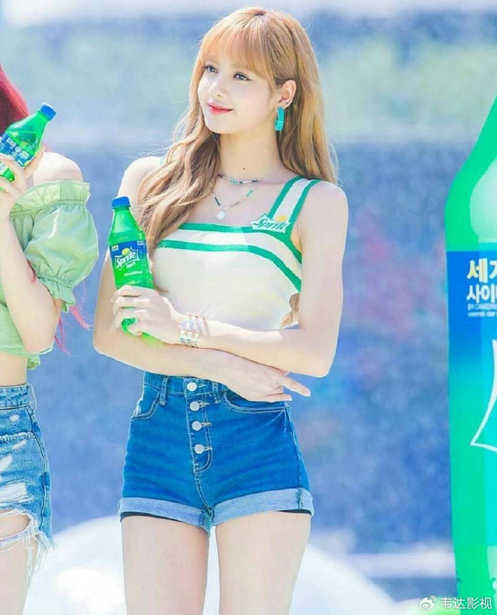 疯马女演员丽莎是真正的性感和吸引力.|舞蹈|音乐|泰国_新浪新闻