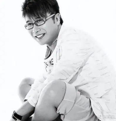 从单曲赚2亿、连登4届春晚到销声匿迹,庞龙这些年经历了什么?|春节联欢晚会|音乐|刘德华|李健|母亲_新浪新闻
