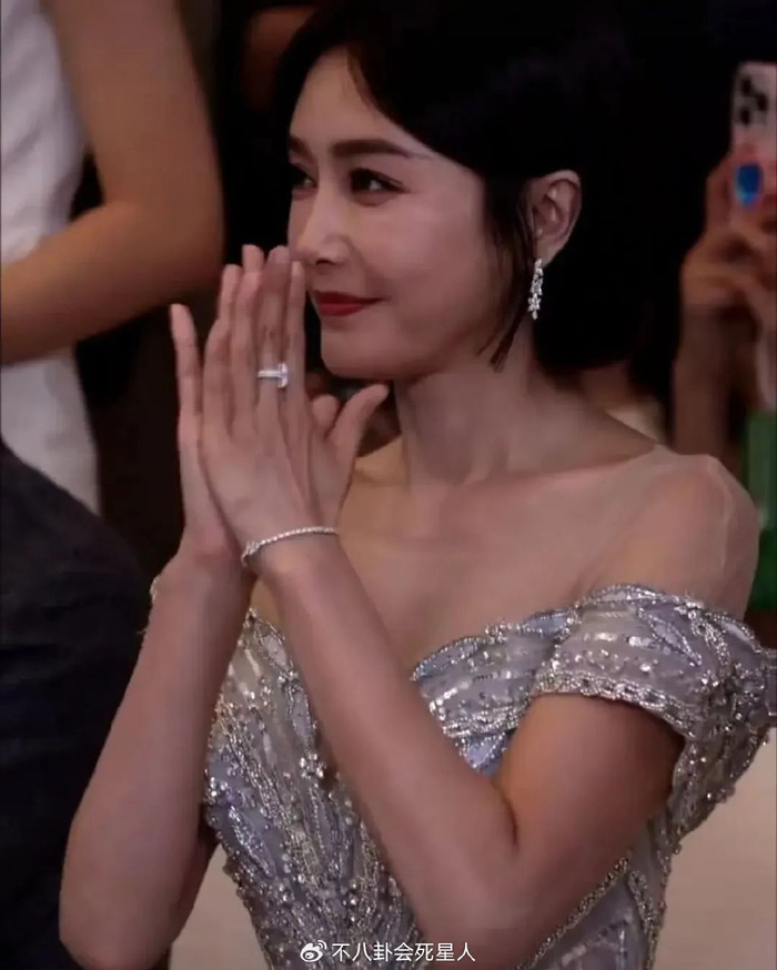 脸僵浮肿,鼻子怪异,从戚薇到袁姗姗,明星医美后遗症都出来了|怪异