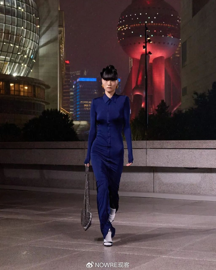 balenciaga 2025 春季系列秀场造型 | via balenciaga重塑穿着者躯体