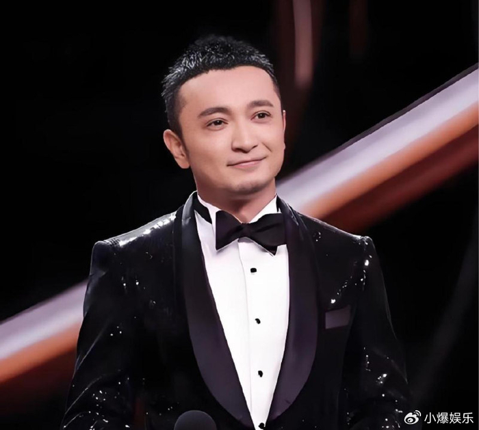 央视男主播颜值内战,谁才是你的菜?沉稳、阳光、幽默、儒雅大比拼!|康辉|张韬|机器狗|城市风华录|撒贝宁_新浪娱乐_新浪新闻