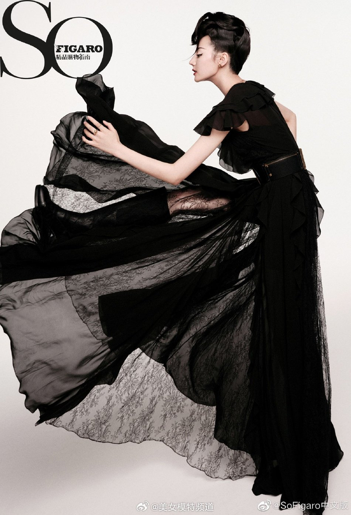 迪丽热巴摩登复古造型时尚大气眼神魅惑长腿纤细气场强