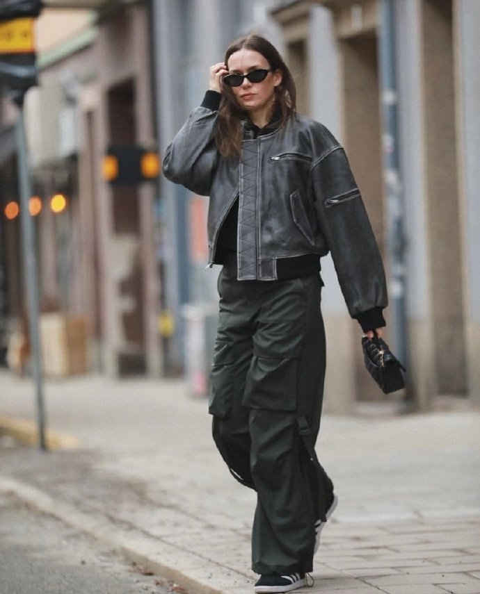 瑞典时尚博主carolineblomst日常简约穿搭示范