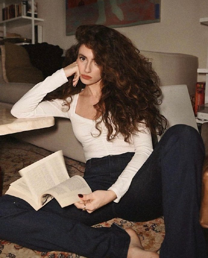 法国时尚博主leanneansar演绎法式慵懒温柔复古穿搭