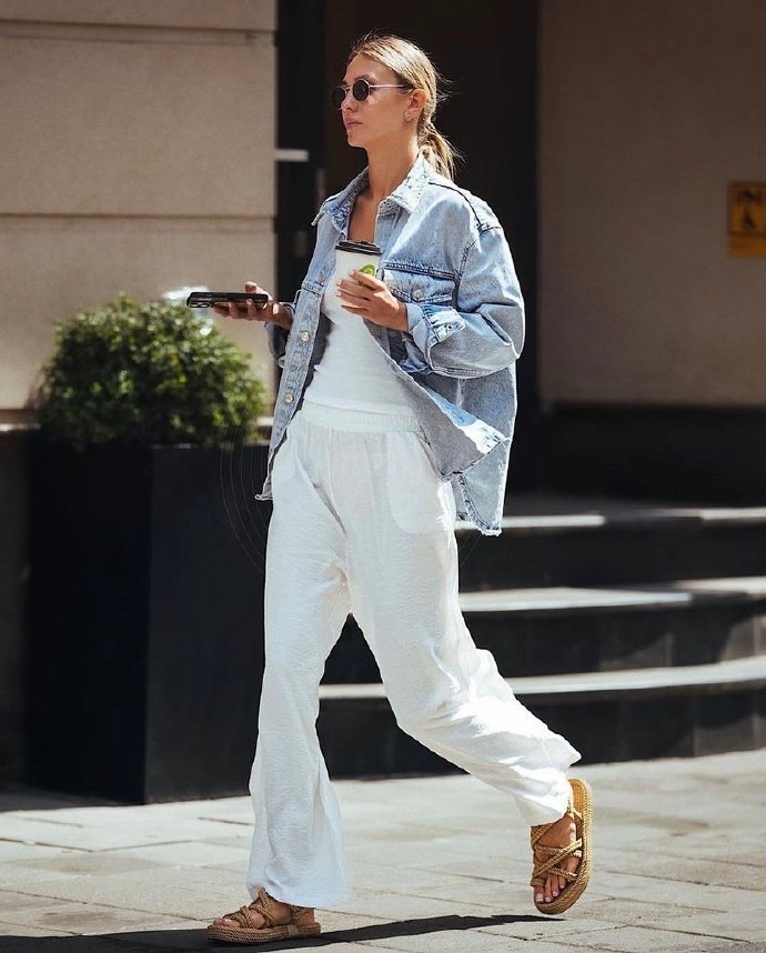 俄罗斯莫斯科街头路人穿搭街拍