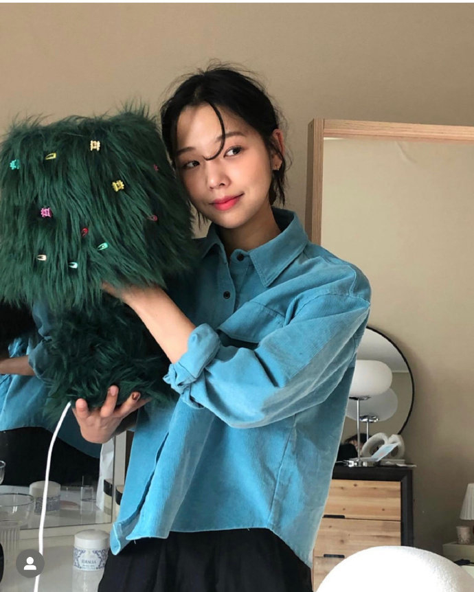 ins小姐姐的氛围感穿搭look更新文艺气质的氛围感美女