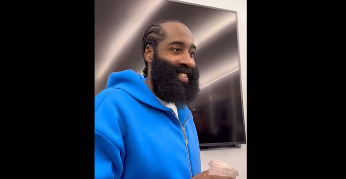 在场失分联盟倒一,哈登毒过威少!接受采访还笑呢