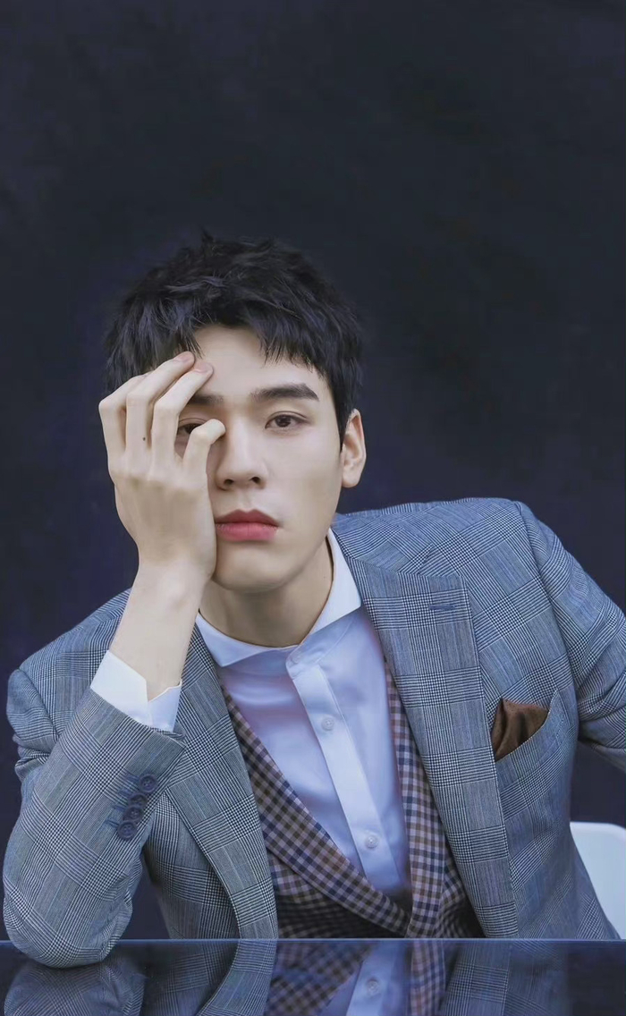 这样的手也太好看了吧