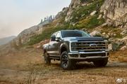 海外实拍全新福特Super Duty，四种动力可选，全是V8引擎