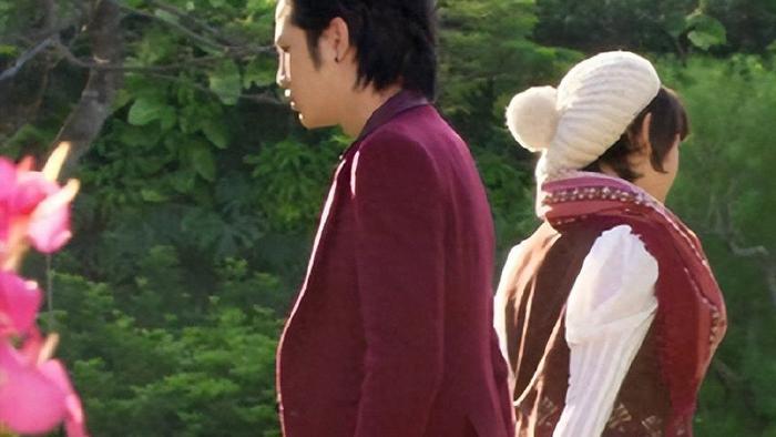 离婚3年，从没联系的前妻突然发来一条短信，我不知道该不该回她
