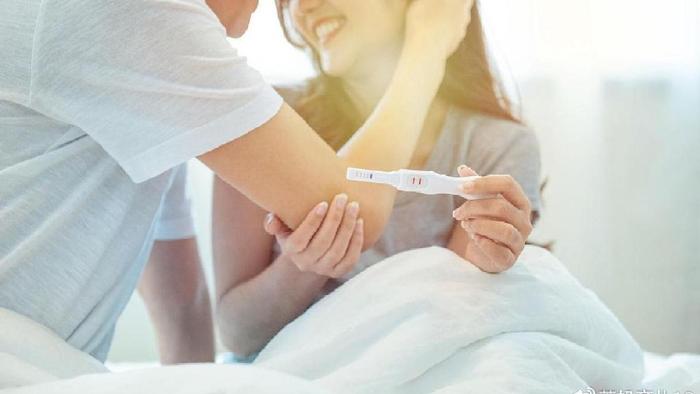 备孕时妈妈内裤出现“两物”说明胎宝驾到，爸爸可以安心休息了