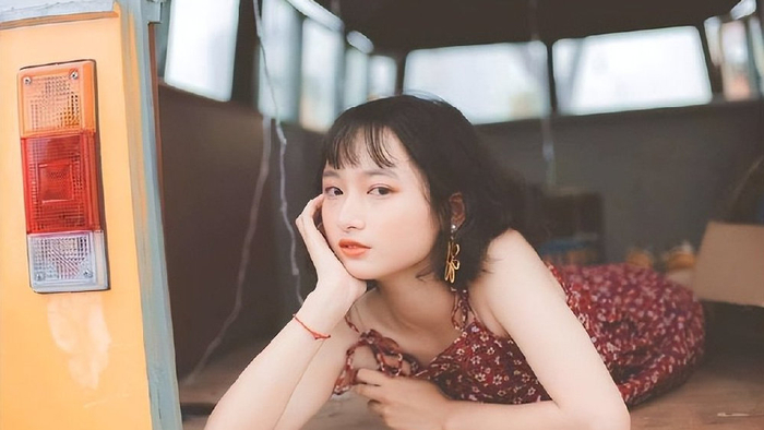 一个男人如果不爱你了，就会经常说这“两个字”