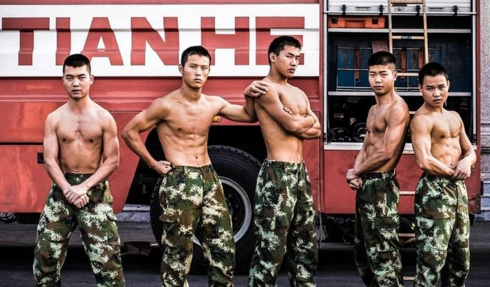 健身1年的人跟当兵2年的人,身体和肌肉有什么样的差别?