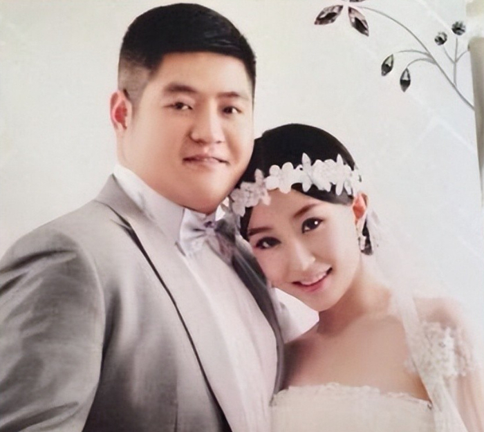 2014 年,蒋依杉与王龙奉子成婚 ,婚礼上赵本山亲自见证 ,众多圈内好友