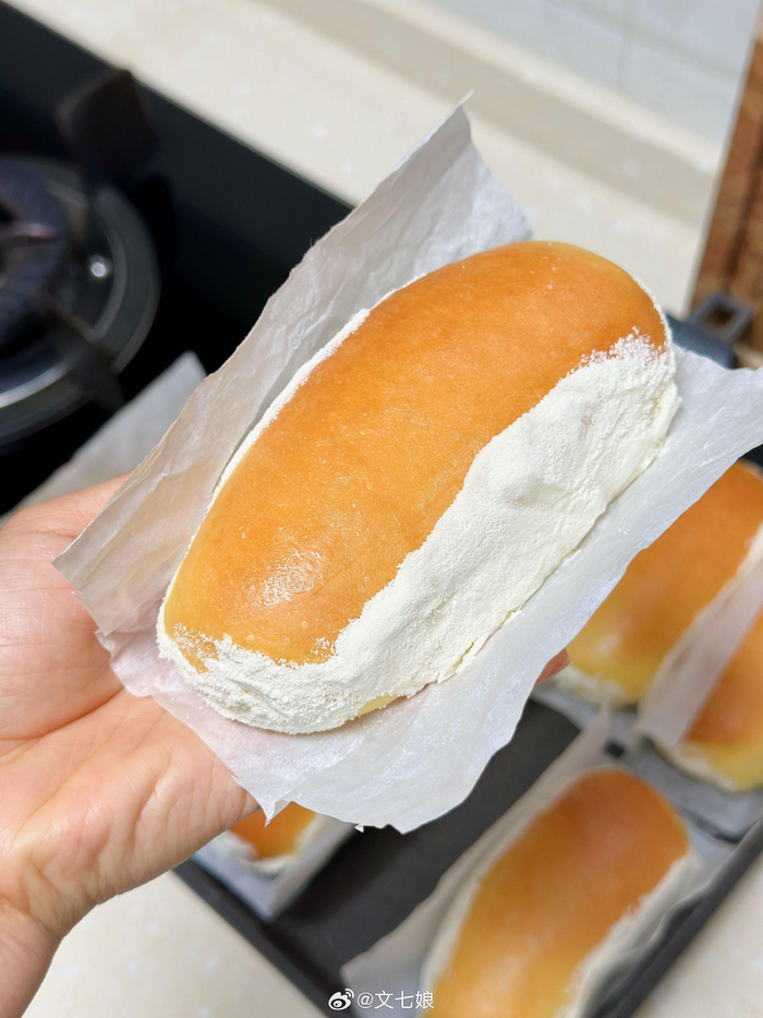 烘焙日常牛奶哈斯柠檬乳酪面包欧包