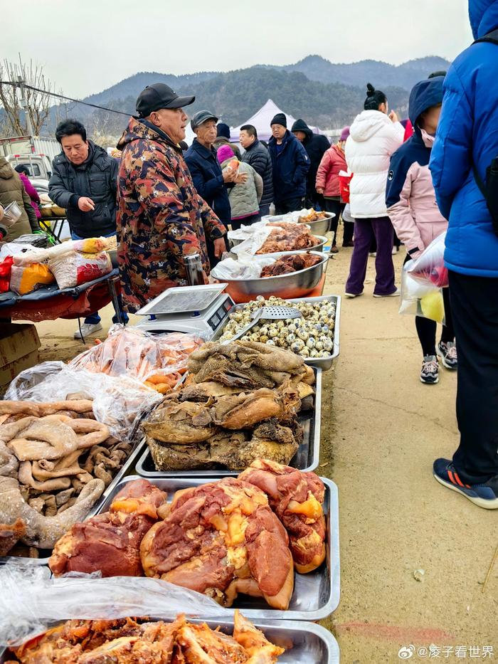 我特別關注了一下雞鴨魚肉的價格,雖然靠近年關,但都不算高,羊肉33元