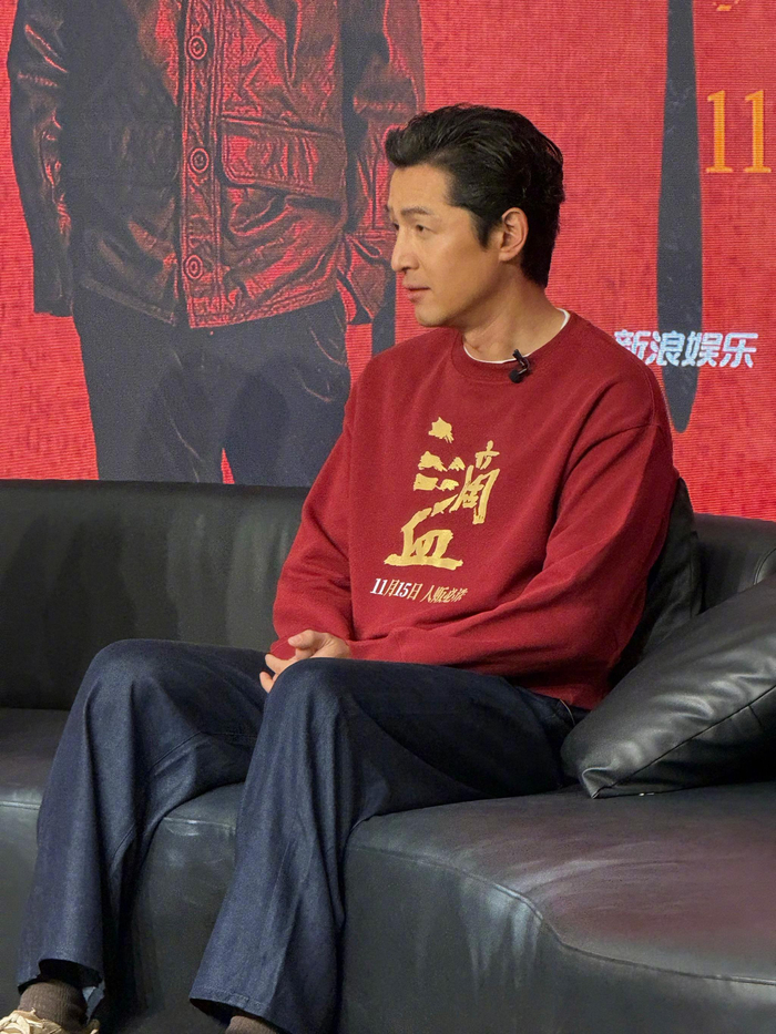 电影《三滴血》主演@胡歌 @演员文淇 来新浪扫楼啦,生图状态超好